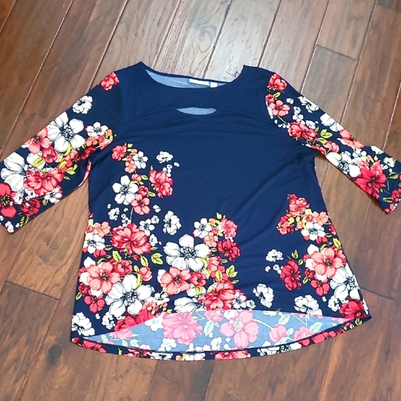 Susan Graver Tops - Susan Graver Navy Floral Tunic size XL